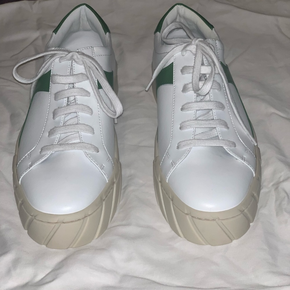 Vegan seek trainer white & green